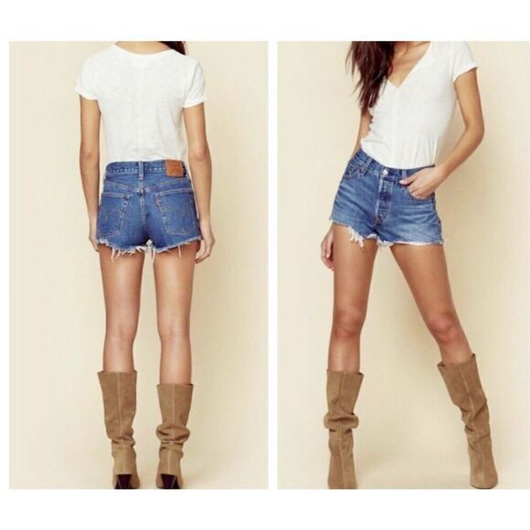 Levi’s 501 Women’s Button Fly Cut Off Denim Jean Shorts Size 28 - Picture 2 of 9